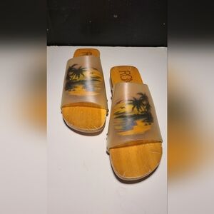 Vintage Womens Roxy Beach Scene Wooden Sandals Size 8.0
